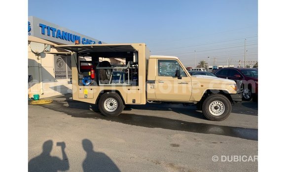Buy Import Toyota Land Cruiser Beige Car in Import - Dubai in Kailahun Buy Import Toyota Land Cruiser Beige Car in Import - Dubai in Kailahun