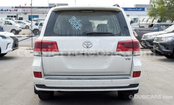 Buy Import Toyota Land Cruiser White Car in Import - Dubai in Kailahun Buy Import Toyota Land Cruiser White Car in Import - Dubai in Kailahun