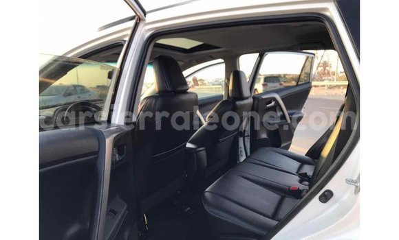 Buy Import Toyota 4Runner White Car in Import - Dubai in Kailahun Buy Import Toyota 4Runner White Car in Import - Dubai in Kailahun