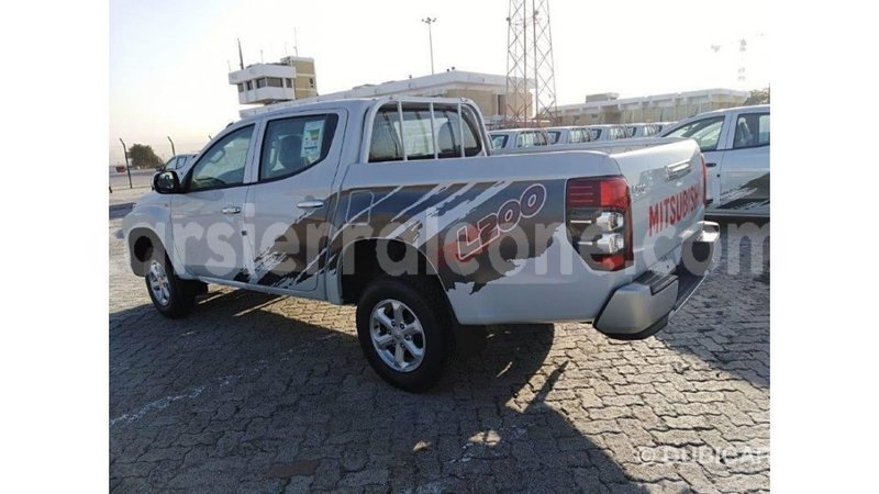 Big with watermark mitsubishi l200 kailahun import dubai 4870