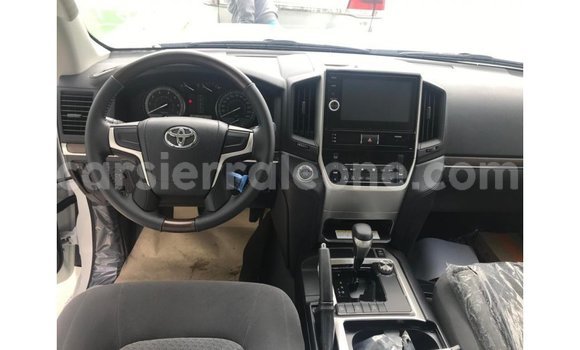 Buy Import Toyota Land Cruiser White Car in Import - Dubai in Kailahun Buy Import Toyota Land Cruiser White Car in Import - Dubai in Kailahun