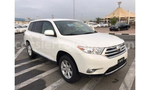 Buy Import Toyota Highlander White Car in Import - Dubai in Kailahun Buy Import Toyota Highlander White Car in Import - Dubai in Kailahun