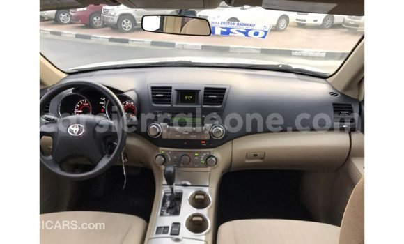 Buy Import Toyota Highlander White Car in Import - Dubai in Kailahun Buy Import Toyota Highlander White Car in Import - Dubai in Kailahun