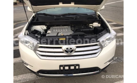 Buy Import Toyota Highlander White Car in Import - Dubai in Kailahun Buy Import Toyota Highlander White Car in Import - Dubai in Kailahun