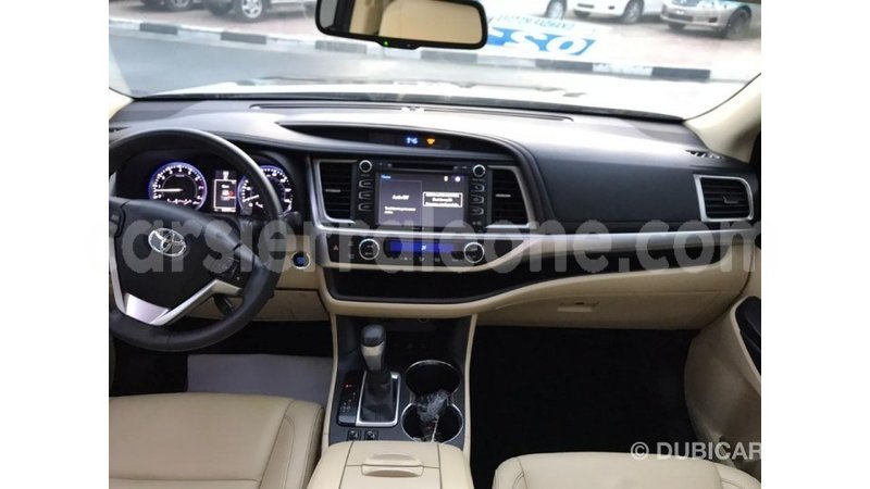 Big with watermark toyota highlander kailahun import dubai 4892