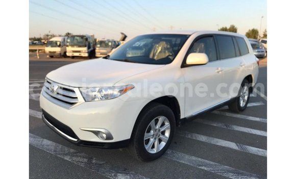 Buy Import Toyota Highlander White Car in Import - Dubai in Kailahun Buy Import Toyota Highlander White Car in Import - Dubai in Kailahun