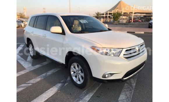 Buy Import Toyota Highlander White Car in Import - Dubai in Kailahun Buy Import Toyota Highlander White Car in Import - Dubai in Kailahun