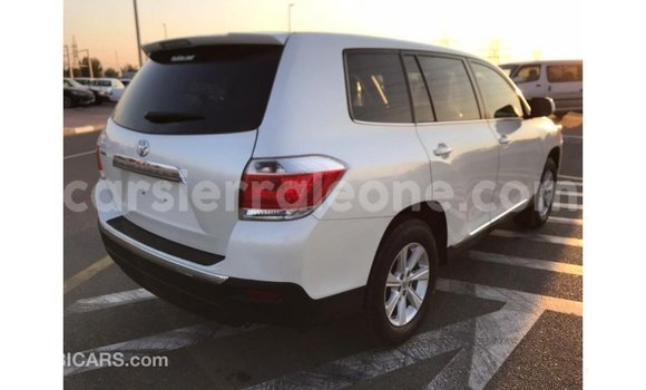 Buy Import Toyota Highlander White Car in Import - Dubai in Kailahun Buy Import Toyota Highlander White Car in Import - Dubai in Kailahun