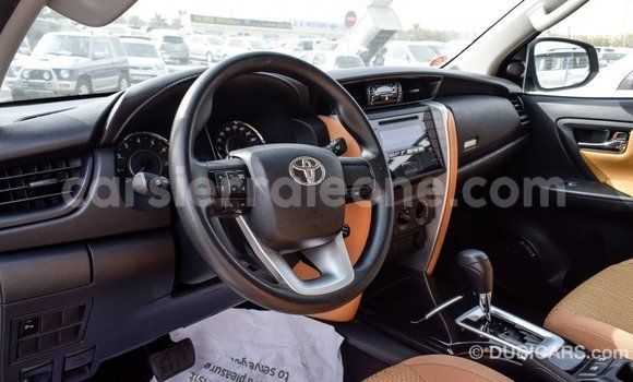 Acheter Import Voiture Toyota Fortuner Blanc à Import - Dubai, Kailahun Acheter Import Voiture Toyota Fortuner Blanc à Import - Dubai, Kailahun