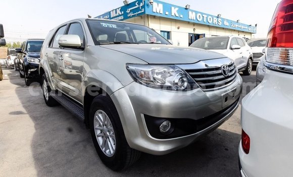 Acheter Import Voiture Toyota Fortuner Autre à Import - Dubai, Kailahun Acheter Import Voiture Toyota Fortuner Autre à Import - Dubai, Kailahun