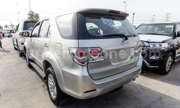 Acheter Import Voiture Toyota Fortuner Autre à Import - Dubai, Kailahun Acheter Import Voiture Toyota Fortuner Autre à Import - Dubai, Kailahun