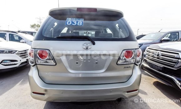 Acheter Import Voiture Toyota Fortuner Autre à Import - Dubai, Kailahun Acheter Import Voiture Toyota Fortuner Autre à Import - Dubai, Kailahun