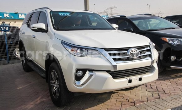 Buy Import Toyota Fortuner White Car in Import - Dubai in Kailahun Buy Import Toyota Fortuner White Car in Import - Dubai in Kailahun