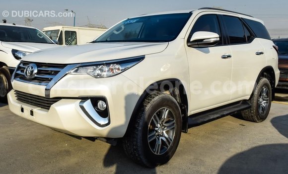 Acheter Import Voiture Toyota Fortuner Blanc à Import - Dubai, Kailahun Acheter Import Voiture Toyota Fortuner Blanc à Import - Dubai, Kailahun