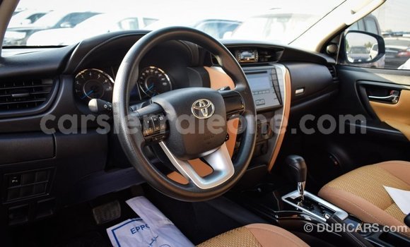 Acheter Import Voiture Toyota Fortuner Blanc à Import - Dubai, Kailahun Acheter Import Voiture Toyota Fortuner Blanc à Import - Dubai, Kailahun