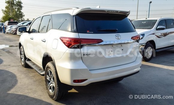 Acheter Import Voiture Toyota Fortuner Blanc à Import - Dubai, Kailahun Acheter Import Voiture Toyota Fortuner Blanc à Import - Dubai, Kailahun
