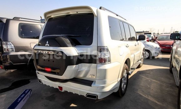 Acheter Import Voiture Mitsubishi Pajero Blanc à Import - Dubai, Kailahun Acheter Import Voiture Mitsubishi Pajero Blanc à Import - Dubai, Kailahun