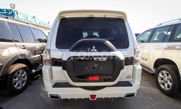 Acheter Import Voiture Mitsubishi Pajero Blanc à Import - Dubai, Kailahun Acheter Import Voiture Mitsubishi Pajero Blanc à Import - Dubai, Kailahun