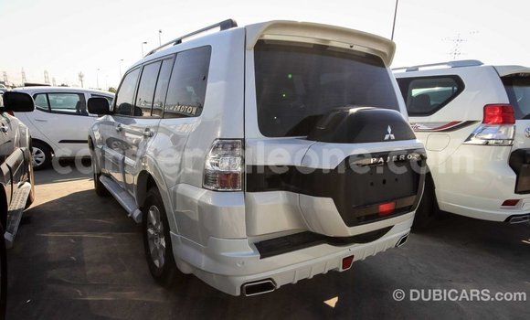 Acheter Import Voiture Mitsubishi Pajero Blanc à Import - Dubai, Kailahun Acheter Import Voiture Mitsubishi Pajero Blanc à Import - Dubai, Kailahun