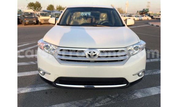 Buy Import Toyota Highlander White Car in Import - Dubai in Kailahun Buy Import Toyota Highlander White Car in Import - Dubai in Kailahun
