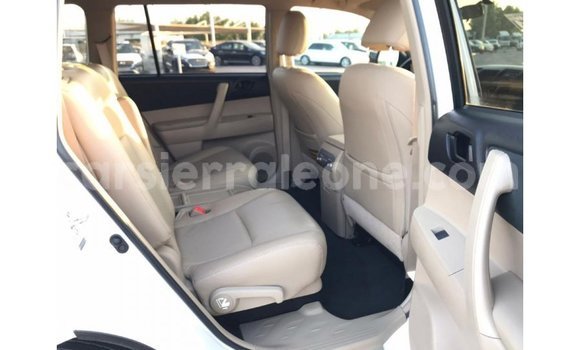 Buy Import Toyota Highlander White Car in Import - Dubai in Kailahun Buy Import Toyota Highlander White Car in Import - Dubai in Kailahun