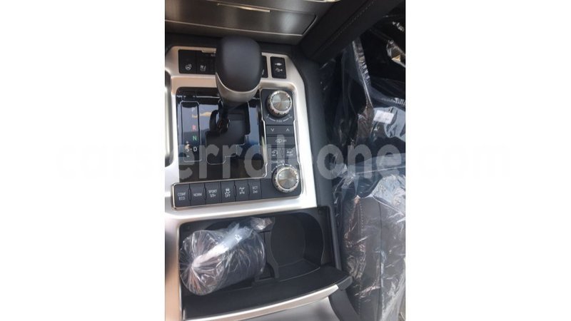 Big with watermark toyota land cruiser kailahun import dubai 4990