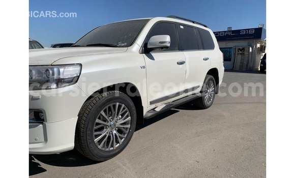 Buy Import Toyota Land Cruiser White Car in Import - Dubai in Kailahun Buy Import Toyota Land Cruiser White Car in Import - Dubai in Kailahun