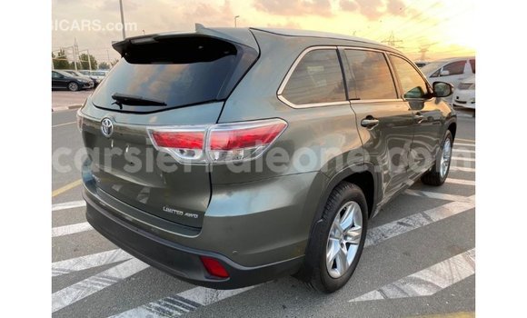 Buy Import Toyota Highlander Green Car in Import - Dubai in Kailahun Buy Import Toyota Highlander Green Car in Import - Dubai in Kailahun