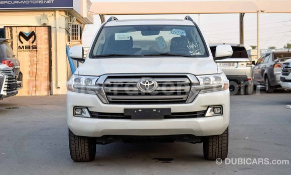 Buy Import Toyota Land Cruiser White Car in Import - Dubai in Kailahun Buy Import Toyota Land Cruiser White Car in Import - Dubai in Kailahun