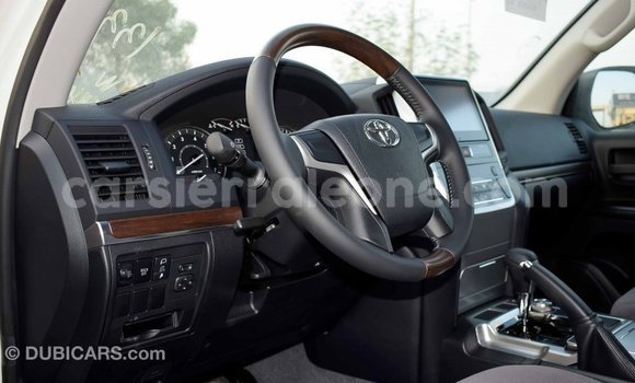Buy Import Toyota Land Cruiser White Car in Import - Dubai in Kailahun Buy Import Toyota Land Cruiser White Car in Import - Dubai in Kailahun