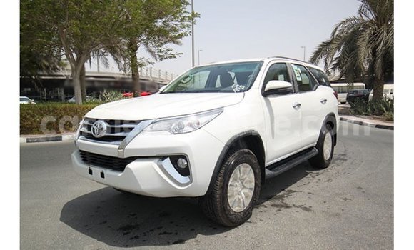 Buy Import Toyota Fortuner White Car in Import - Dubai in Kailahun Buy Import Toyota Fortuner White Car in Import - Dubai in Kailahun