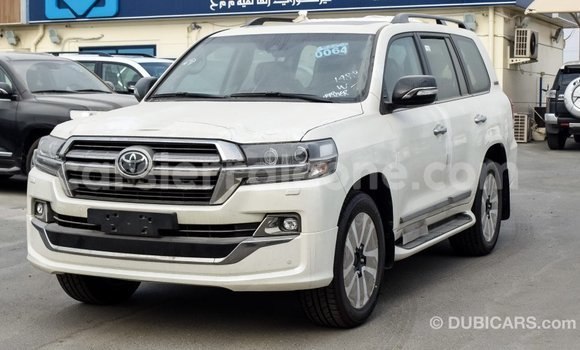 Buy Import Toyota Land Cruiser White Car in Import - Dubai in Kailahun Buy Import Toyota Land Cruiser White Car in Import - Dubai in Kailahun