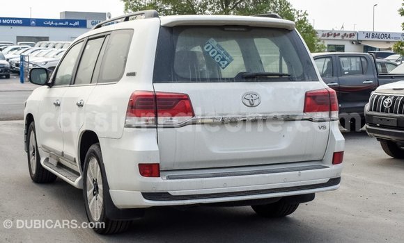 Buy Import Toyota Land Cruiser White Car in Import - Dubai in Kailahun Buy Import Toyota Land Cruiser White Car in Import - Dubai in Kailahun