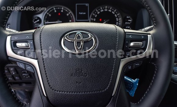 Buy Import Toyota Land Cruiser White Car in Import - Dubai in Kailahun Buy Import Toyota Land Cruiser White Car in Import - Dubai in Kailahun