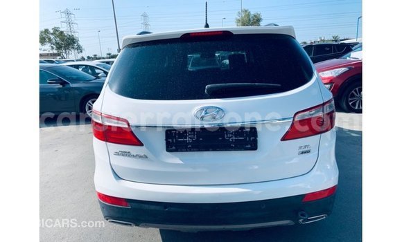 Buy Import Hyundai Santa Fe White Car in Import - Dubai in Kailahun Buy Import Hyundai Santa Fe White Car in Import - Dubai in Kailahun