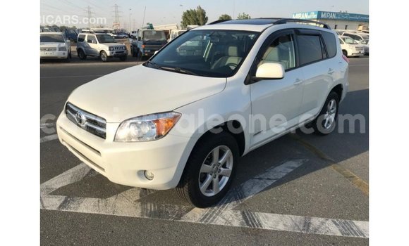 Buy Import Toyota 4Runner White Car in Import - Dubai in Kailahun Buy Import Toyota 4Runner White Car in Import - Dubai in Kailahun