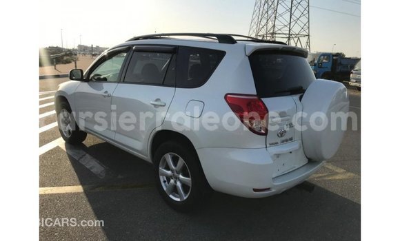 Buy Import Toyota 4Runner White Car in Import - Dubai in Kailahun Buy Import Toyota 4Runner White Car in Import - Dubai in Kailahun
