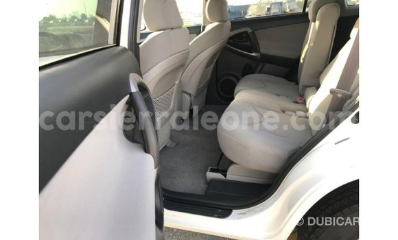 Buy Import Toyota 4Runner White Car in Import - Dubai in Kailahun Buy Import Toyota 4Runner White Car in Import - Dubai in Kailahun