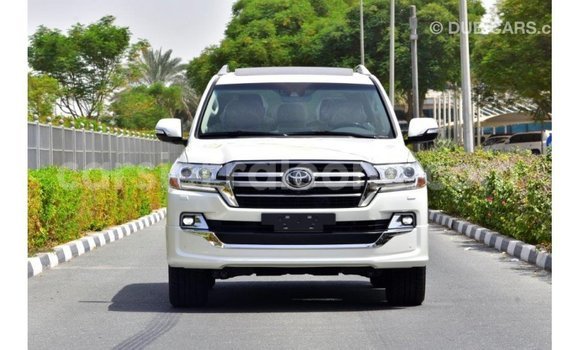 Buy Import Toyota Land Cruiser White Car in Import - Dubai in Kailahun Buy Import Toyota Land Cruiser White Car in Import - Dubai in Kailahun