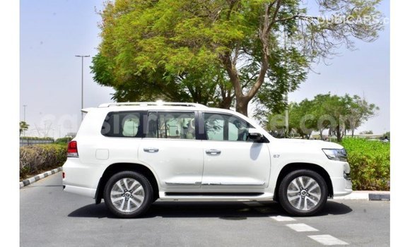 Buy Import Toyota Land Cruiser White Car in Import - Dubai in Kailahun Buy Import Toyota Land Cruiser White Car in Import - Dubai in Kailahun