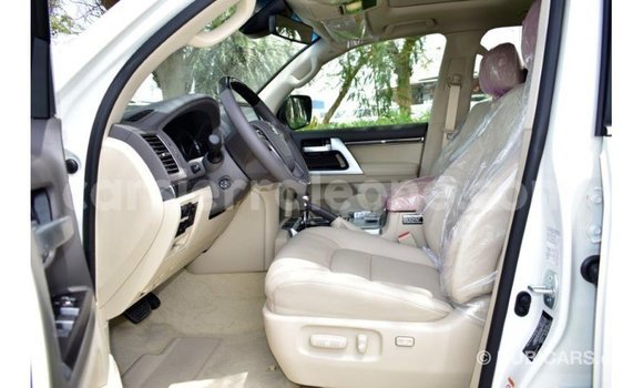 Buy Import Toyota Land Cruiser White Car in Import - Dubai in Kailahun Buy Import Toyota Land Cruiser White Car in Import - Dubai in Kailahun