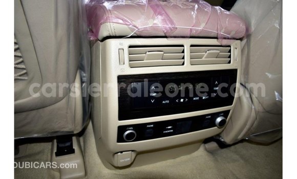 Buy Import Toyota Land Cruiser White Car in Import - Dubai in Kailahun Buy Import Toyota Land Cruiser White Car in Import - Dubai in Kailahun