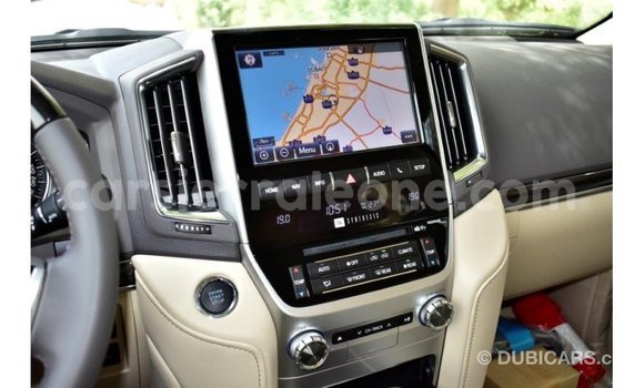 Buy Import Toyota Land Cruiser White Car in Import - Dubai in Kailahun Buy Import Toyota Land Cruiser White Car in Import - Dubai in Kailahun