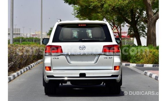 Buy Import Toyota Land Cruiser White Car in Import - Dubai in Kailahun Buy Import Toyota Land Cruiser White Car in Import - Dubai in Kailahun