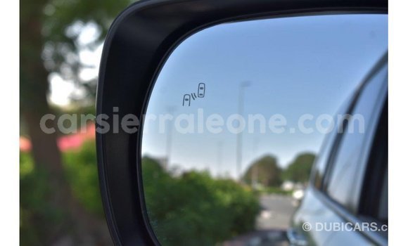 Buy Import Toyota Land Cruiser White Car in Import - Dubai in Kailahun Buy Import Toyota Land Cruiser White Car in Import - Dubai in Kailahun