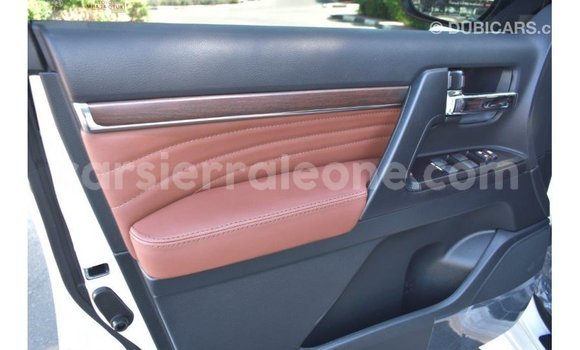 Buy Import Toyota Land Cruiser White Car in Import - Dubai in Kailahun Buy Import Toyota Land Cruiser White Car in Import - Dubai in Kailahun