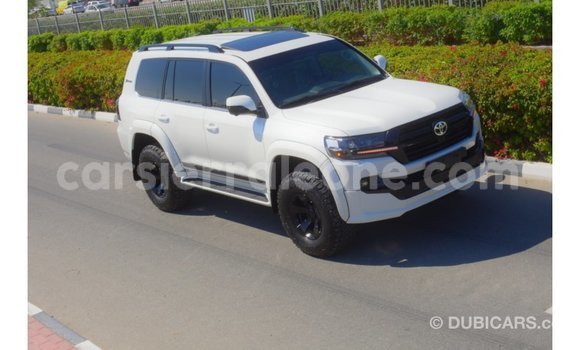 Buy Import Toyota Land Cruiser White Car in Import - Dubai in Kailahun Buy Import Toyota Land Cruiser White Car in Import - Dubai in Kailahun