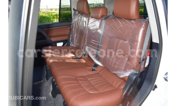 Buy Import Toyota Land Cruiser White Car in Import - Dubai in Kailahun Buy Import Toyota Land Cruiser White Car in Import - Dubai in Kailahun