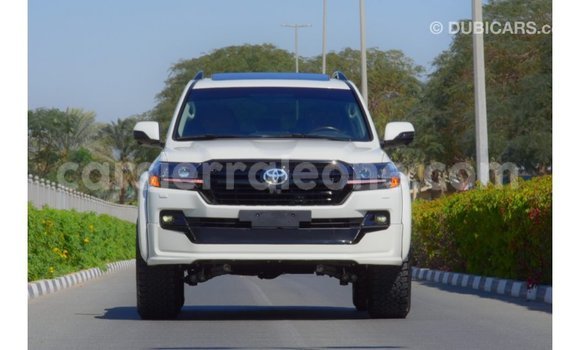 Buy Import Toyota Land Cruiser White Car in Import - Dubai in Kailahun Buy Import Toyota Land Cruiser White Car in Import - Dubai in Kailahun