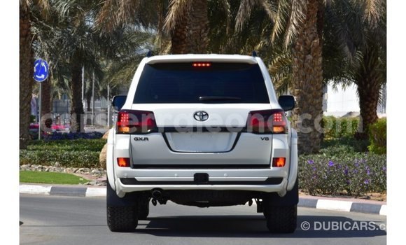 Buy Import Toyota Land Cruiser White Car in Import - Dubai in Kailahun Buy Import Toyota Land Cruiser White Car in Import - Dubai in Kailahun